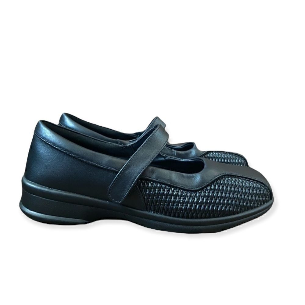 Propet women’s “Erika” 10 D wide NEW
